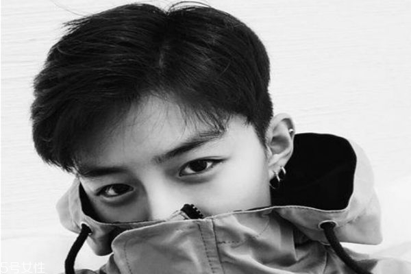 頭發(fā)少適合什么發(fā)型男 男生頭發(fā)稀少發(fā)型好看 頭發(fā)少適合什么發(fā)型男 男生頭發(fā)稀少發(fā)型好看