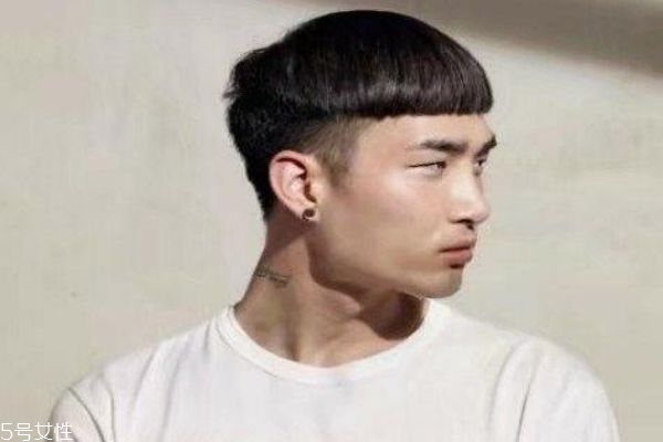 頭發(fā)少適合什么發(fā)型男 男生頭發(fā)稀少發(fā)型好看 頭發(fā)少適合什么發(fā)型男 男生頭發(fā)稀少發(fā)型好看