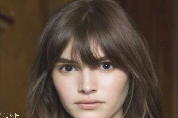 女生斜劉海有幾種類型 好看的斜劉海發(fā)型圖片 女生斜劉海有幾種類型 好看的斜劉海發(fā)型圖片