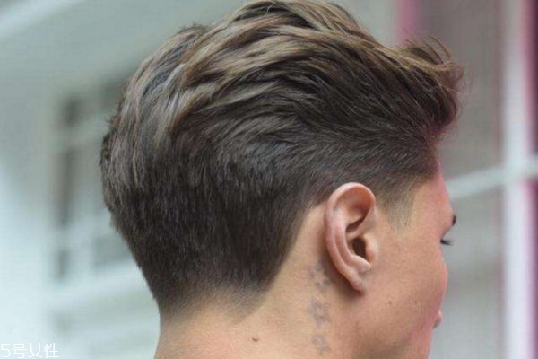 頭發(fā)少適合什么發(fā)型男 男生頭發(fā)稀少發(fā)型好看 頭發(fā)少適合什么發(fā)型男 男生頭發(fā)稀少發(fā)型好看