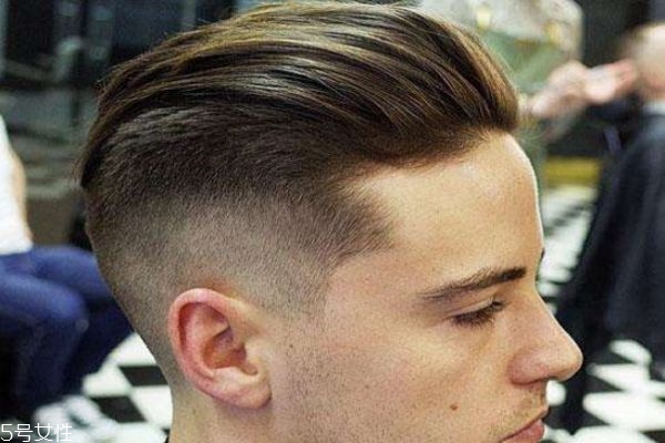 頭發(fā)少適合什么發(fā)型男 男生頭發(fā)稀少發(fā)型好看 頭發(fā)少適合什么發(fā)型男 男生頭發(fā)稀少發(fā)型好看