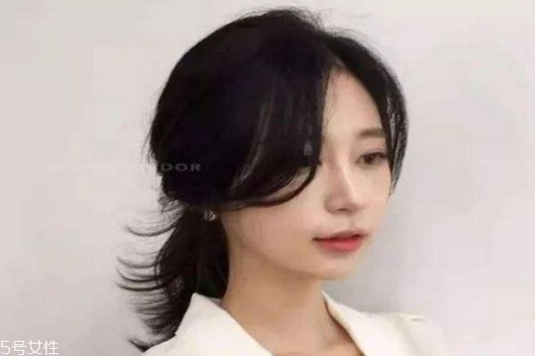 女生斜劉海有幾種類型 好看的斜劉海發(fā)型圖片 女生斜劉海有幾種類型 好看的斜劉海發(fā)型圖片