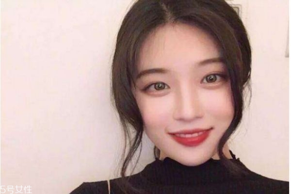 女生斜劉海有幾種類型 好看的斜劉海發(fā)型圖片 女生斜劉海有幾種類型 好看的斜劉海發(fā)型圖片