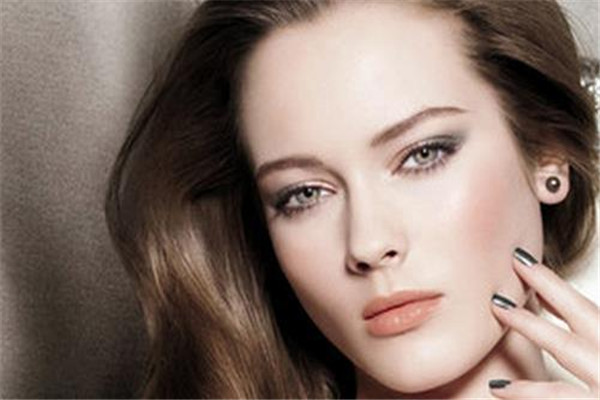 全切和埋線哪個(gè)好 全切雙眼皮好嗎 全切和埋線哪個(gè)好 全切雙眼皮好嗎