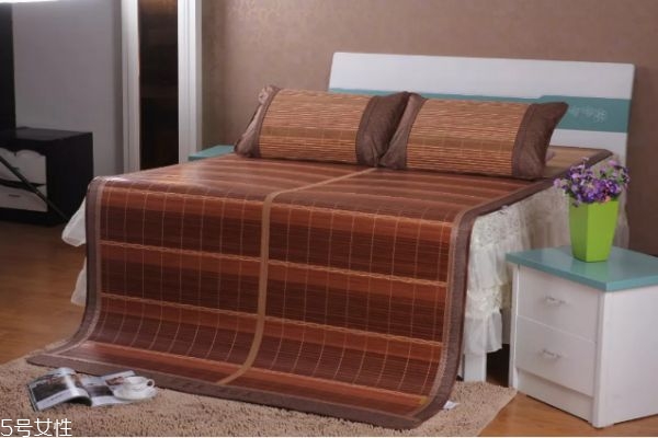 怎么防止涼席發(fā)霉 涼席霉斑很重怎么去除 怎么防止涼席發(fā)霉 涼席霉斑很重怎么去除