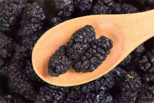 桑葚干泡水用開水嗎 桑葚干泡水用多少度水 桑葚干泡水用開水嗎 桑葚干泡水用多少度水