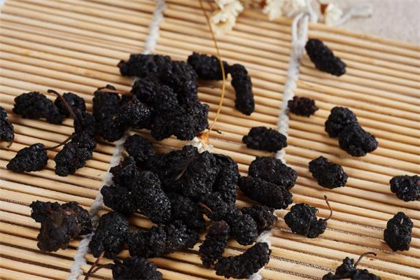 桑葚干泡水什么時候喝比較好 桑葚干泡水最佳飲用時間 桑葚干泡水什么時候喝比較好 桑葚干泡水最佳飲用時間