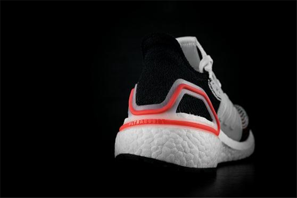 阿迪達(dá)斯ub19測評 ultraboost19腳感怎么樣 阿迪達(dá)斯ub19測評 ultraboost19腳感怎么樣