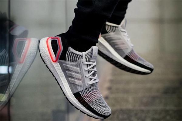 阿迪達(dá)斯ub19測評 ultraboost19腳感怎么樣 阿迪達(dá)斯ub19測評 ultraboost19腳感怎么樣