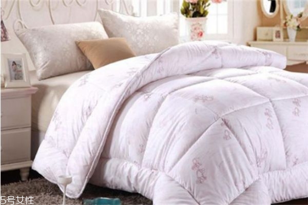 七孔被和四孔被哪個好 七孔被和四孔被介紹 七孔被和四孔被哪個好 七孔被和四孔被介紹