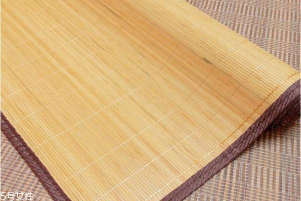 老人用什么涼席好 夏天睡涼席的注意事項(xiàng) 老人用什么涼席好 夏天睡涼席的注意事項(xiàng)