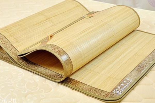 怎么防止涼席發(fā)霉 涼席霉斑很重怎么去除 怎么防止涼席發(fā)霉 涼席霉斑很重怎么去除