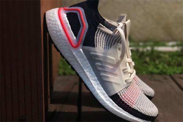 阿迪達(dá)斯ub19鞋墊后滑怎么辦 ub19鞋墊滑脫問題 阿迪達(dá)斯ub19鞋墊后滑怎么辦 ub19鞋墊滑脫問題