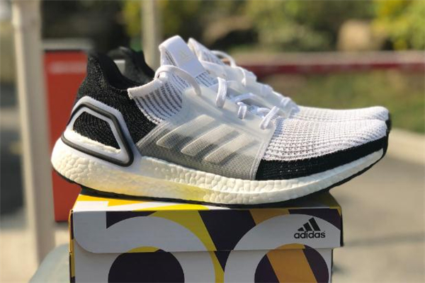 阿迪達(dá)斯ub19鞋墊后滑怎么辦 ub19鞋墊滑脫問題 阿迪達(dá)斯ub19鞋墊后滑怎么辦 ub19鞋墊滑脫問題