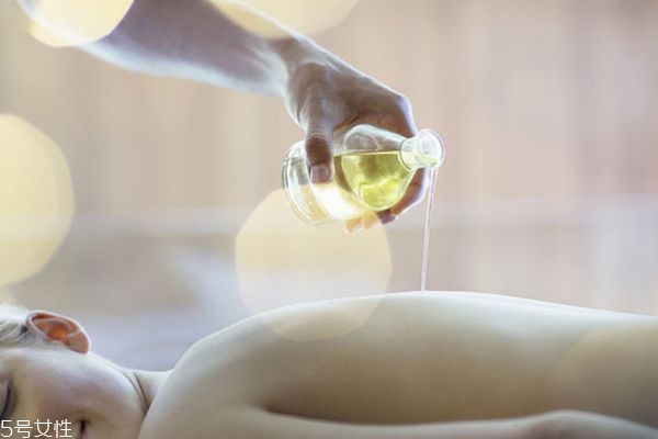 哺乳期可以按摩減肥嗎 哺乳期減肥方法小偏方 哺乳期可以按摩減肥嗎 哺乳期減肥方法小偏方