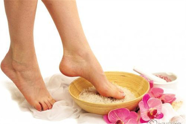 夏天泡腳大汗淋漓好嗎 泡腳應該注意些什么