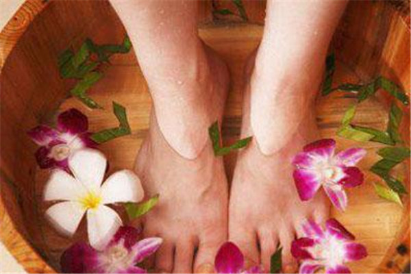 夏天泡腳大汗淋漓好嗎 泡腳應該注意些什么