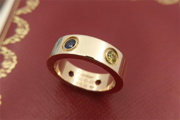 卡地亞彩寶戒指多少錢 別具一格的彩色寶石 卡地亞彩寶戒指多少錢 別具一格的彩色寶石