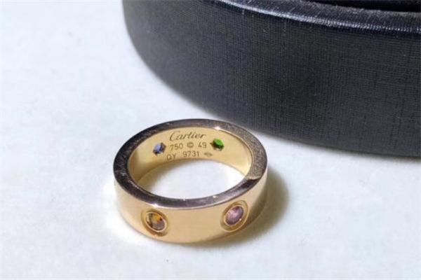 卡地亞彩寶戒指多少錢 別具一格的彩色寶石 卡地亞彩寶戒指多少錢 別具一格的彩色寶石