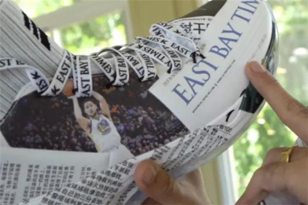 安踏kt4報紙配色實物開箱測評 kt4報紙配色發(fā)售信息 安踏kt4報紙配色實物開箱測評 kt4報紙配色發(fā)售信息