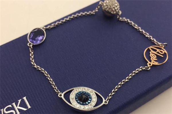 施華洛世奇手鏈怎么調(diào)節(jié)長短 長度調(diào)節(jié)方法 施華洛世奇手鏈怎么調(diào)節(jié)長短 長度調(diào)節(jié)方法