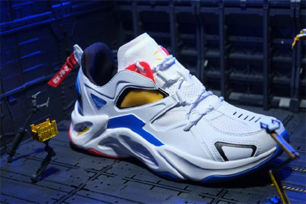 361度高達聯(lián)名開箱測評 361度高達聯(lián)名鞋多少錢 361度高達聯(lián)名開箱測評 361度高達聯(lián)名鞋多少錢