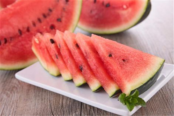 西瓜吃起來苦是為什么 西瓜為什么會吃起來苦 西瓜吃起來苦是為什么 西瓜為什么會吃起來苦