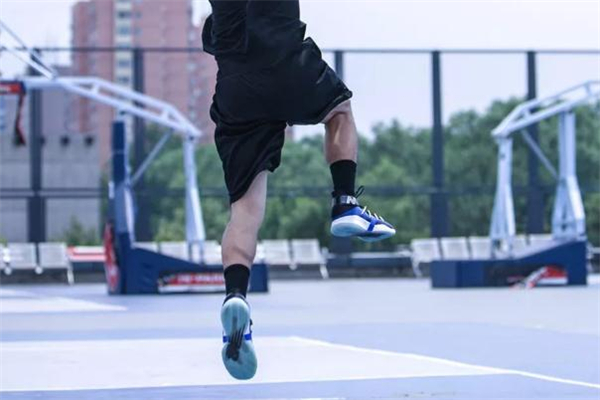 新百倫omn1s實戰(zhàn)測評 倫納德omn1s實戰(zhàn)腳感怎么樣 新百倫omn1s實戰(zhàn)測評 倫納德omn1s實戰(zhàn)腳感怎么樣