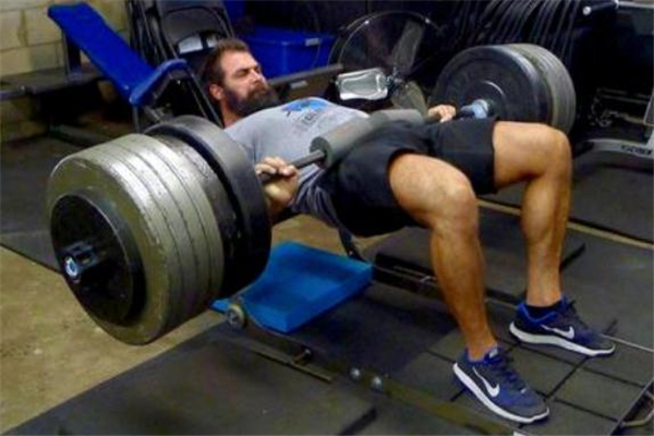 臀沖有什么好處 練臀沖的作用 臀沖有什么好處 練臀沖的作用