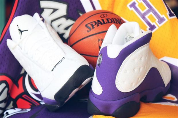 aj13湖人配色發(fā)售時間 aj13湖人紫金配色實物 aj13湖人配色發(fā)售時間 aj13湖人紫金配色實物