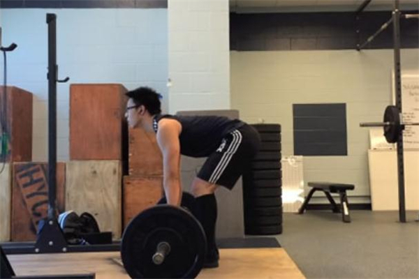 直腿硬拉練哪里的 直腿硬拉鍛煉哪些肌肉 直腿硬拉練哪里的 直腿硬拉鍛煉哪些肌肉