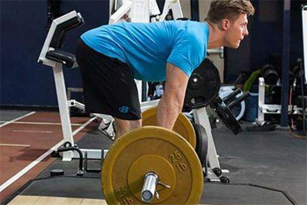 直腿硬拉動作要領(lǐng) 直腿硬拉正確姿勢 直腿硬拉動作要領(lǐng) 直腿硬拉正確姿勢