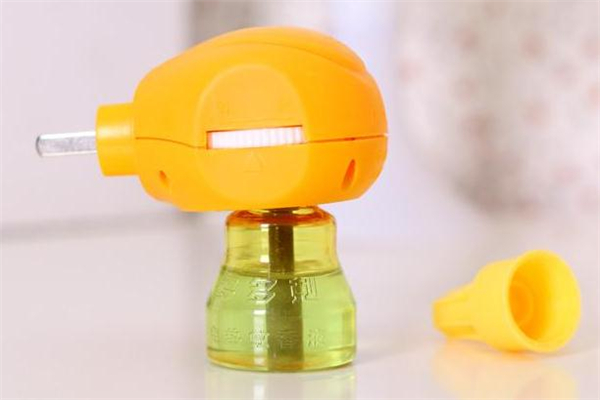 電蚊香液可以放床頭嗎 電蚊香液放在哪里好 電蚊香液可以放床頭嗎 電蚊香液放在哪里好