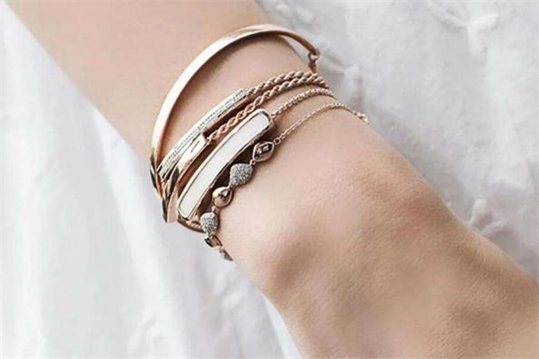 莫妮卡手鏈?zhǔn)巧莩奁穯?莫妮卡手鏈怎么樣 莫妮卡手鏈?zhǔn)巧莩奁穯?莫妮卡手鏈怎么樣