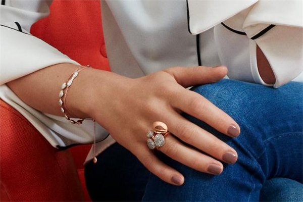 莫妮卡手鏈?zhǔn)巧莩奁穯?莫妮卡手鏈怎么樣 莫妮卡手鏈?zhǔn)巧莩奁穯?莫妮卡手鏈怎么樣