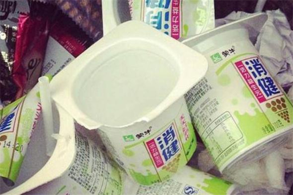 過期酸奶是什么垃圾 酸奶盒屬于什么垃圾 過期酸奶是什么垃圾 酸奶盒屬于什么垃圾