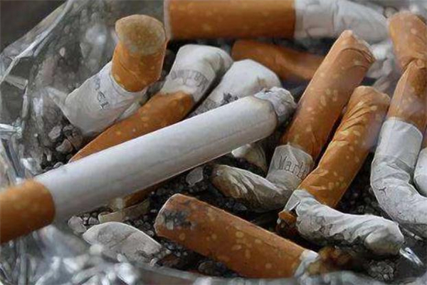 過度吸煙會導致失明嗎 過度吸煙或致失明是真的嗎 過度吸煙會導致失明嗎 過度吸煙或致失明是真的嗎