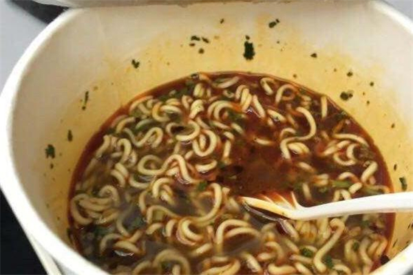 泡面桶屬于什么垃圾 吃過的泡面盒是可回收垃圾嗎 泡面桶屬于什么垃圾 吃過的泡面盒是可回收垃圾嗎