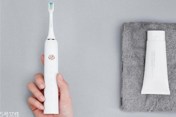 電動牙刷值得買嗎 電動牙刷和傳統(tǒng)牙刷到底選哪個(gè)