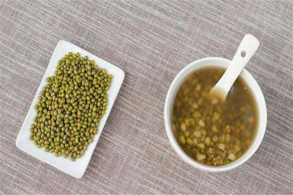 綠豆放在水里幾天能發(fā)芽 綠豆放水里會(huì)發(fā)芽嗎 綠豆放在水里幾天能發(fā)芽 綠豆放水里會(huì)發(fā)芽嗎