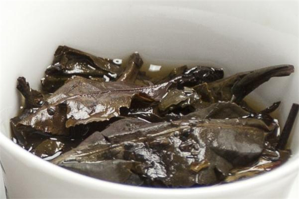 茶葉渣是什么垃圾 茶葉渣應(yīng)該扔哪個(gè)垃圾桶 茶葉渣是什么垃圾 茶葉渣應(yīng)該扔哪個(gè)垃圾桶