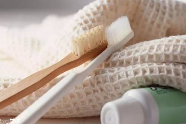 牙刷為什么要換 長期不換牙刷的危害 牙刷為什么要換 長期不換牙刷的危害