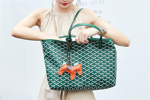 韓國(guó)狗牙包是什么牌子 韓國(guó)狗牙包包在哪買