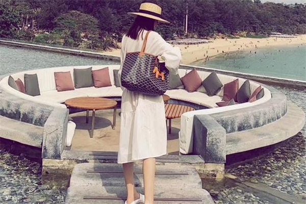 韓國emo狗牙包哪個(gè)顏色好看 狗牙包有哪些顏色