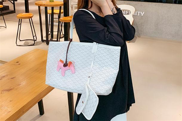 韓國emo狗牙包哪個(gè)顏色好看 狗牙包有哪些顏色