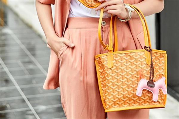 韓國emo狗牙包哪個(gè)顏色好看 狗牙包有哪些顏色