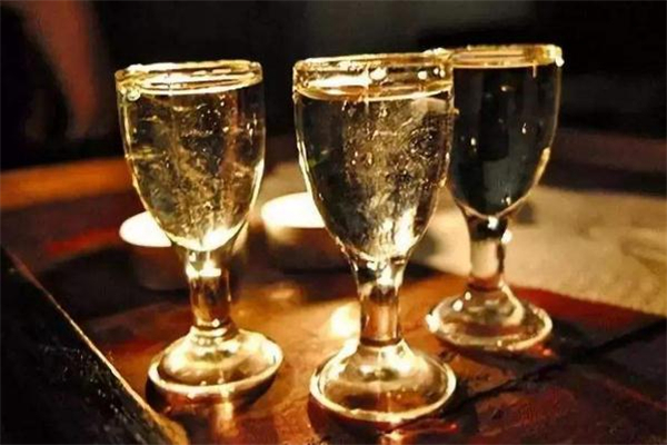 喝酒后關節(jié)疼什么原因 喝酒后關節(jié)疼痛怎么辦 喝酒后關節(jié)疼什么原因 喝酒后關節(jié)疼痛怎么辦