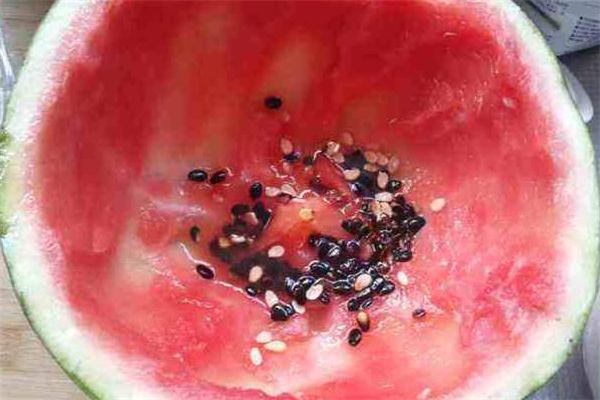 西瓜籽是什么垃圾 西瓜籽是干垃圾還是濕垃圾 西瓜籽是什么垃圾 西瓜籽是干垃圾還是濕垃圾