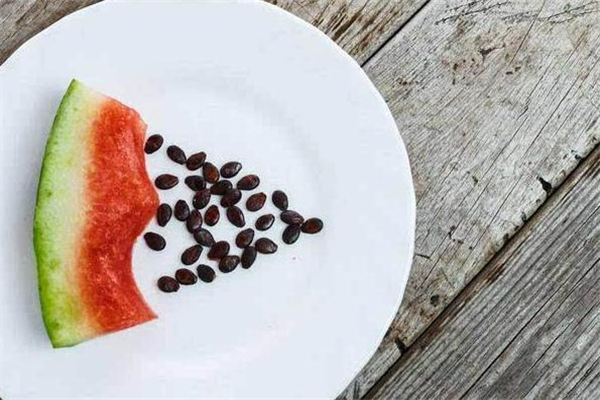 西瓜籽是什么垃圾 西瓜籽是干垃圾還是濕垃圾 西瓜籽是什么垃圾 西瓜籽是干垃圾還是濕垃圾