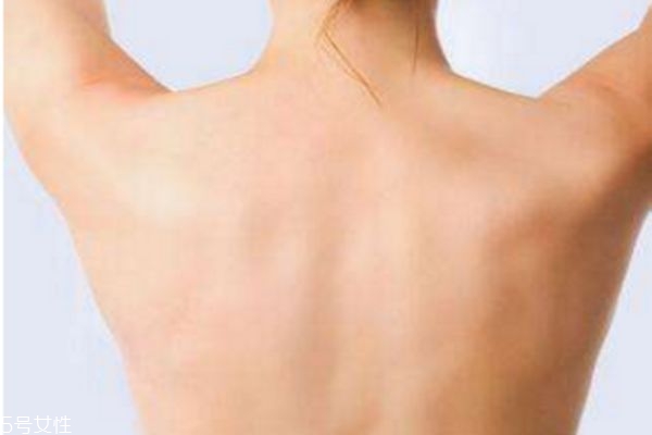 背厚是因?yàn)榻?jīng)絡(luò)不通嗎 背厚是哪條經(jīng)絡(luò)堵塞 背厚是因?yàn)榻?jīng)絡(luò)不通嗎 背厚是哪條經(jīng)絡(luò)堵塞